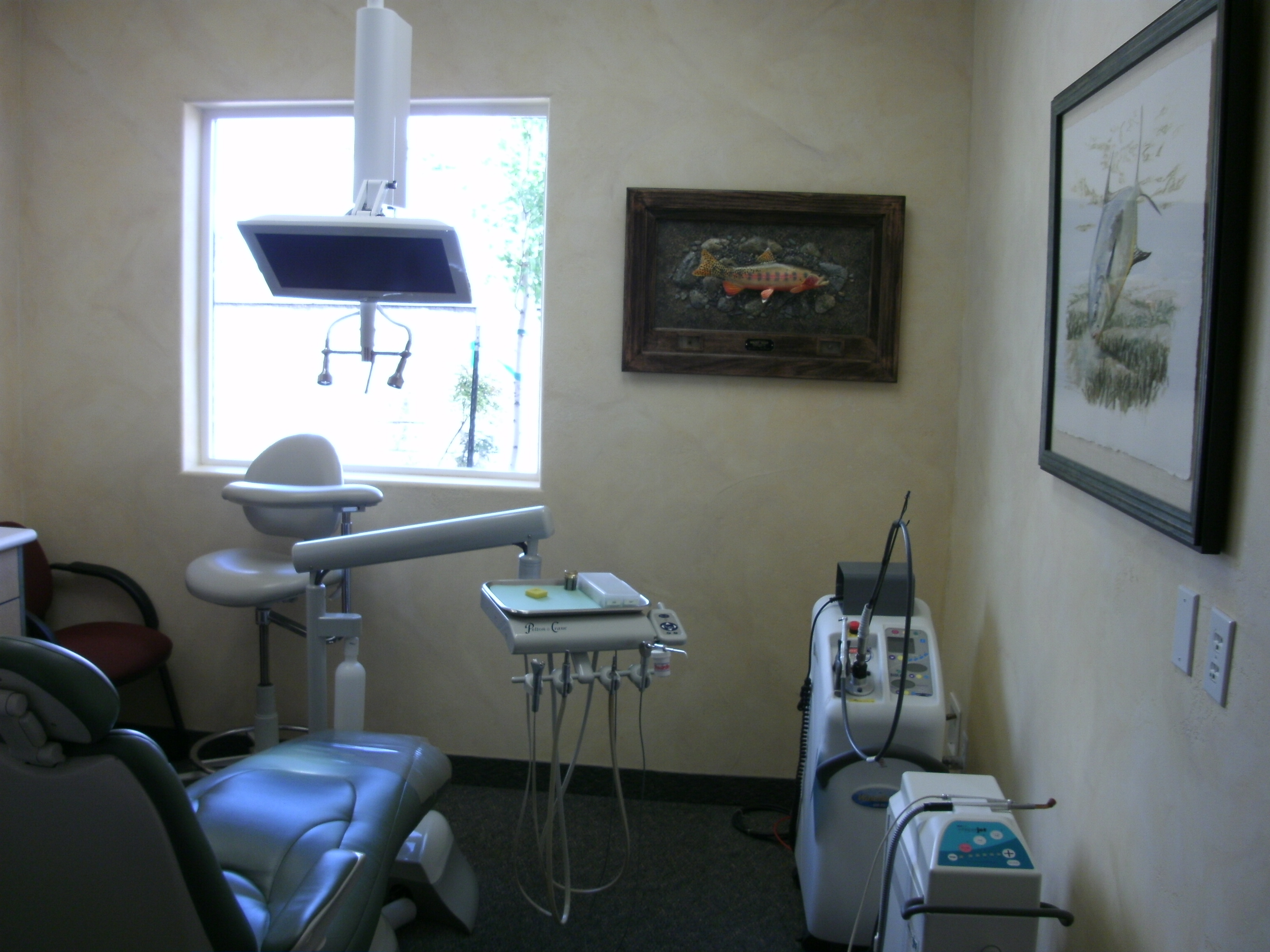 Wayne Syn, DDS | Lumineers®, Ozone Therapy and Digital Radiography
